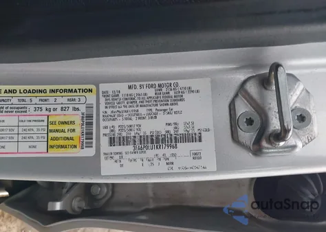 2019 Ford Fusion Hybrid Se z USA, uszkodzony, nr VIN 3FA6P0LU1KR179968